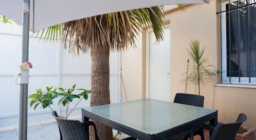 Geula Suites photo