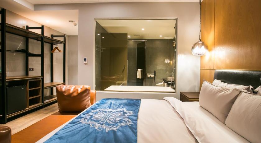 Image of Double Room without Window 1