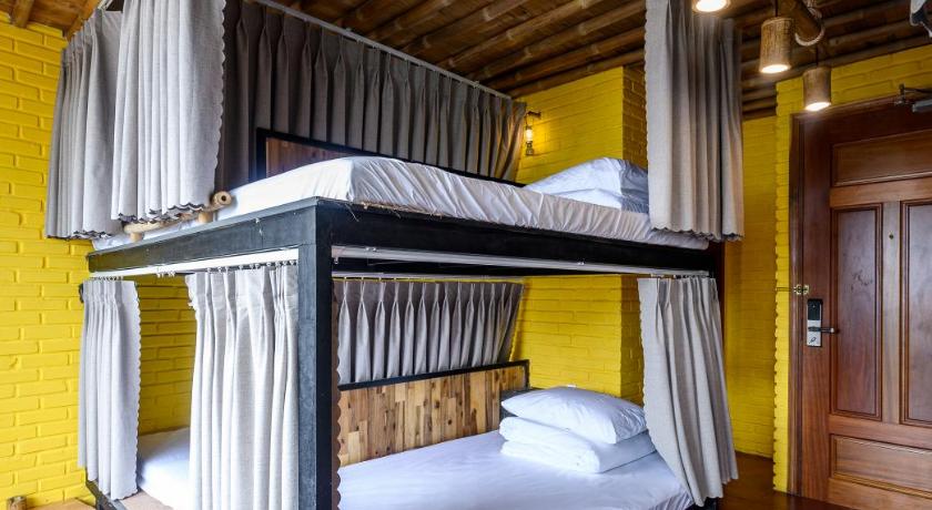 Image of Bed in 8-Bed Mixed Dormitory Room 0