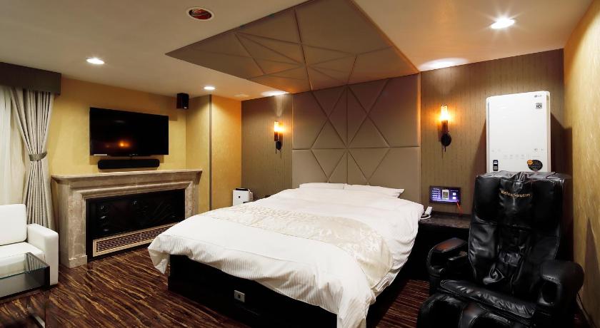 HOTEL Birthday 楠店 photo