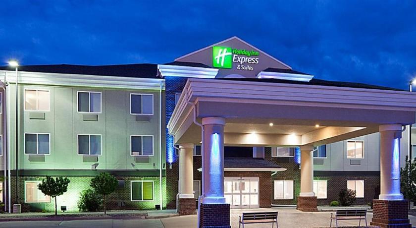 Holiday Inn Express Hotel & Suites Dickinson