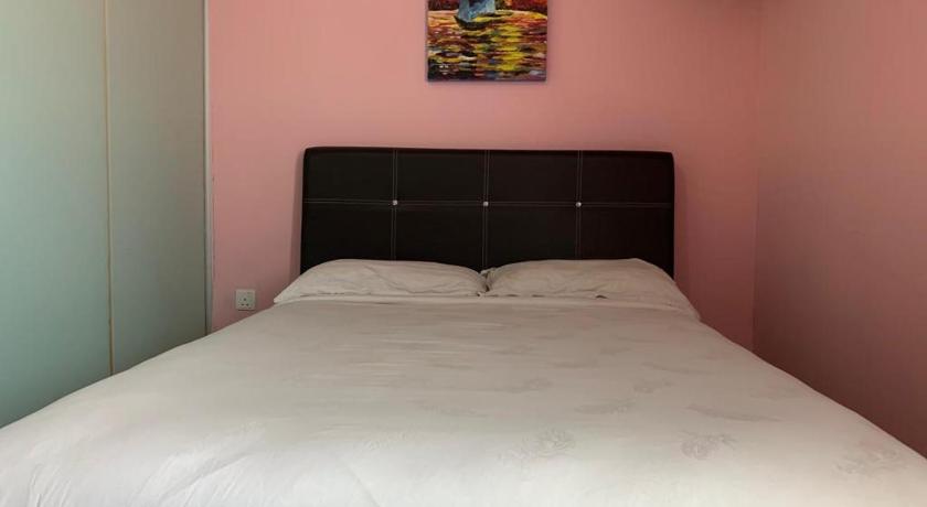 Image of Deluxe Queen Room 6