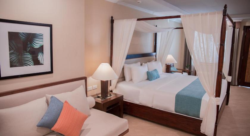 Image of Grand Deluxe Poolside 11