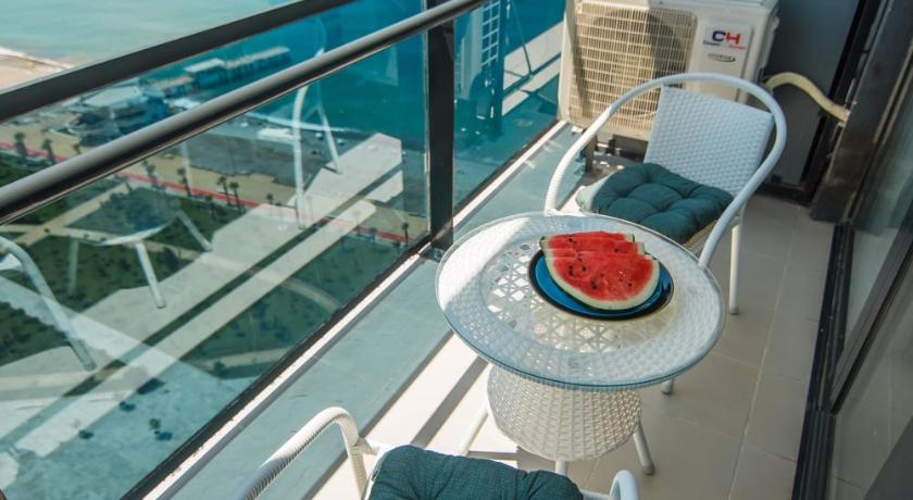 Orange Sky Apartments Beach Tower — Hotel in Batumi