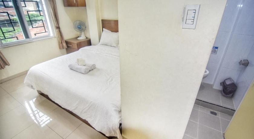 Image of King Size Bed 3