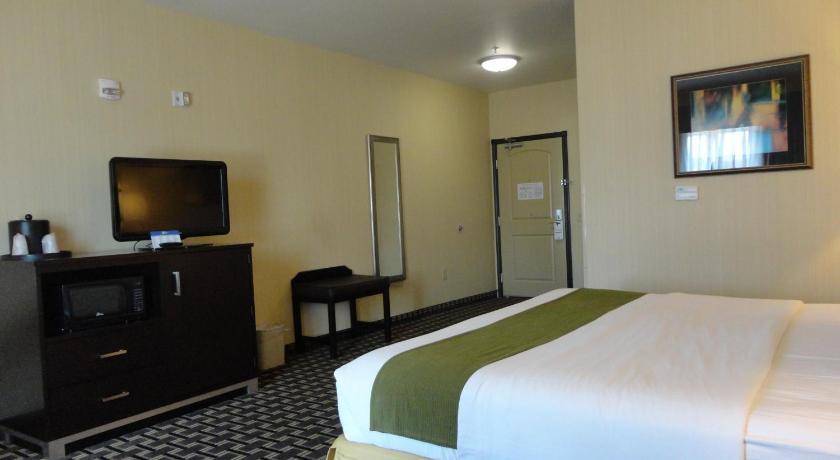 Holiday Inn Express and Suites Limerick-Pottstown