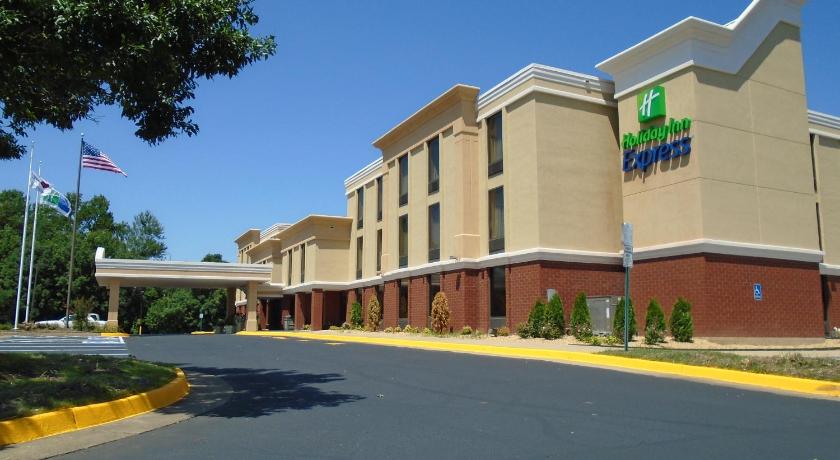 Holiday Inn Express Hotel & Suites Midlothian Turnpike photo