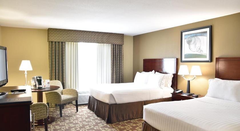 Holiday Inn Express Hotel & Suites St Charles