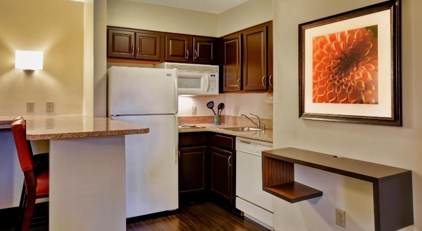 Staybridge Suites Madison - East