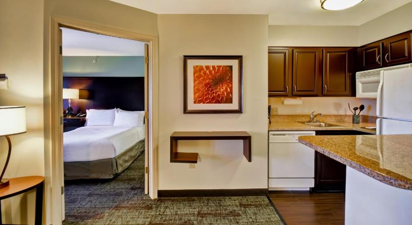 Staybridge Suites Madison - East