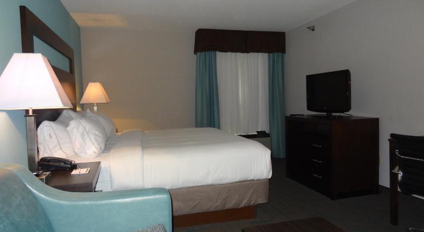 Holiday Inn Express Hotel Kansas City - Bonner Springs