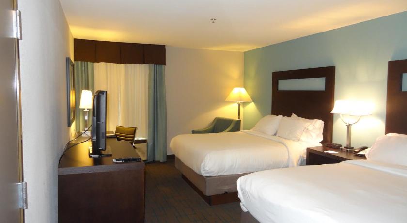 Holiday Inn Express Hotel Kansas City - Bonner Springs