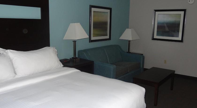 Holiday Inn Express Hotel Kansas City - Bonner Springs