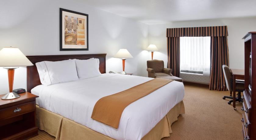 Holiday Inn Express Newell Chester photo