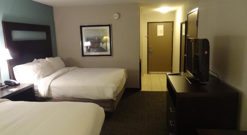 Holiday Inn Express Hotel Kansas City - Bonner Springs