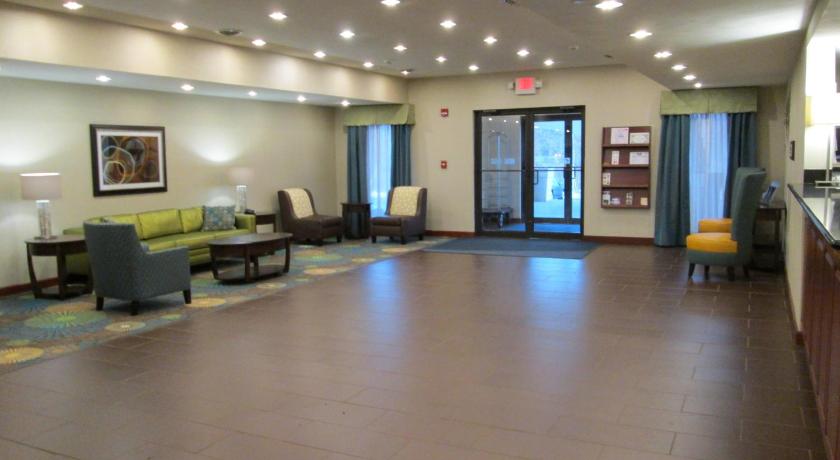 Holiday Inn Express Newell Chester photo