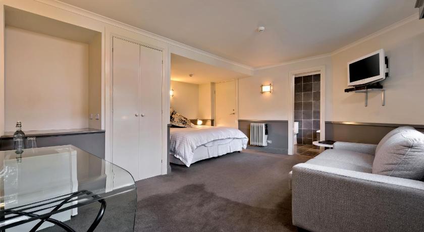 Image of Deluxe King Suite 0