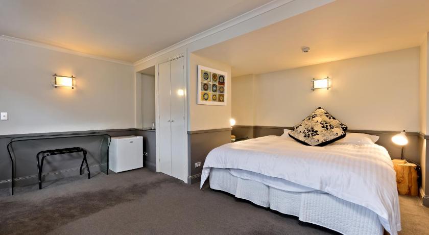 Image of Deluxe King Suite 5