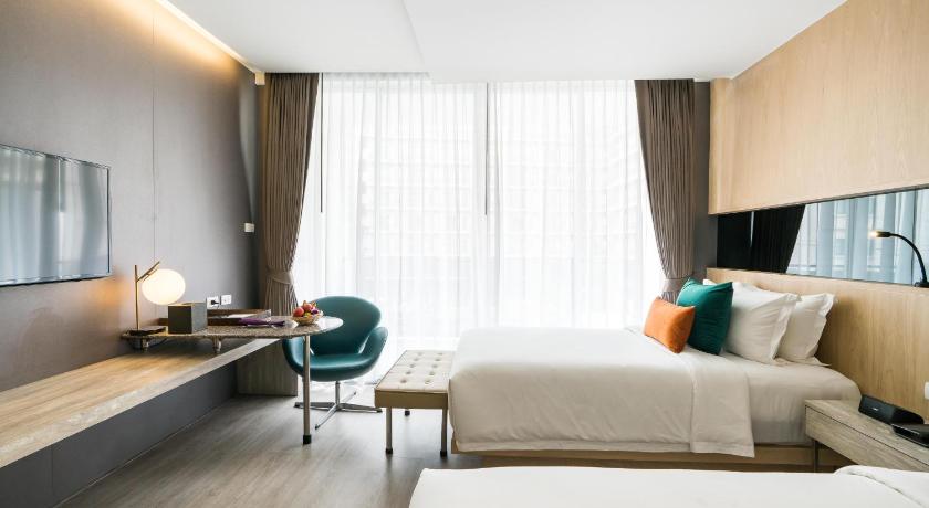 Ảnh của Phòng Club sang trọng hướng hồ bơi có ban công (Club Luxx Pool View with Balcony) 8