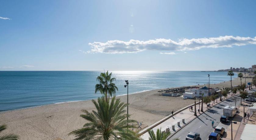 FAMILY Aguamarina Front the sea Free Parking photo