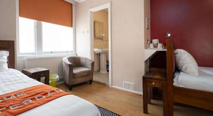 Image of Small Twin Room 0