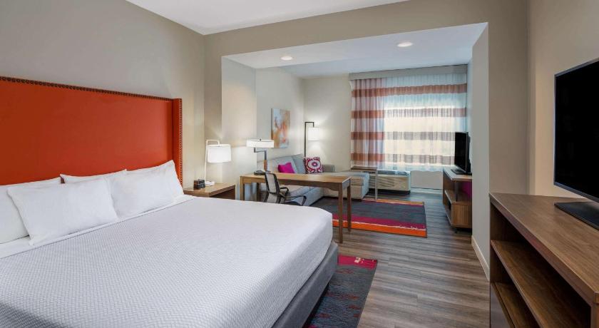 La Quinta Inn & Suites by Wyndham Greensboro Arpt High Point