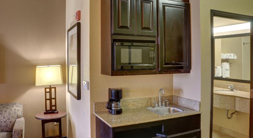 Holiday Inn Express Hotel & Suites Texarkana East