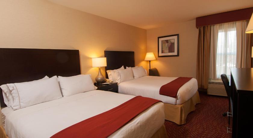 Holiday Inn Express Vernon-Manchester