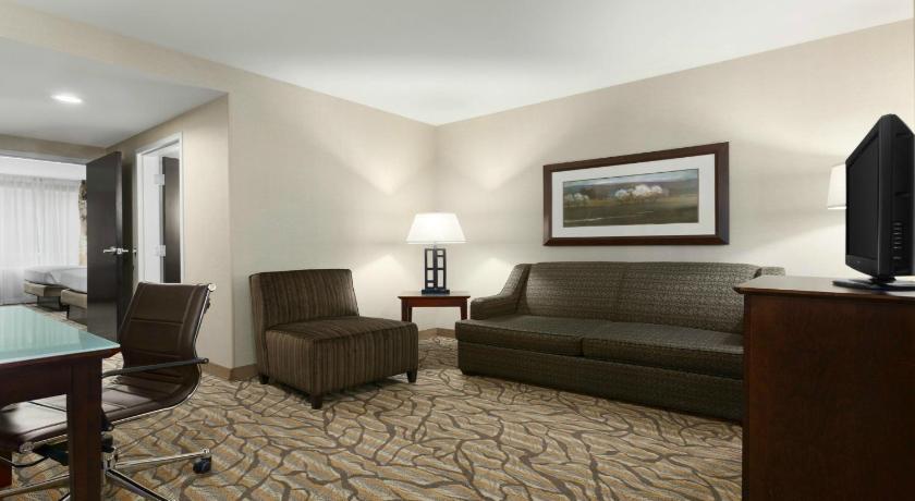 Holiday Inn Hotel & Suites Gateway