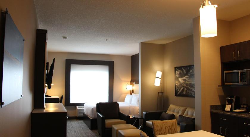 Holiday Inn Express & Suites Cold Lake