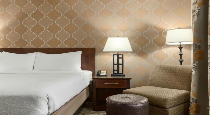 Holiday Inn Hotel & Suites Gateway