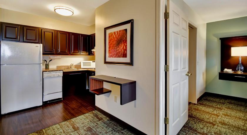 Staybridge Suites Madison - East