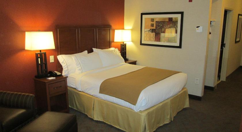 Holiday Inn Express & Suites Paducah West