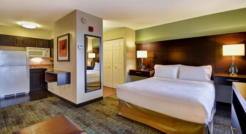 Staybridge Suites Madison - East