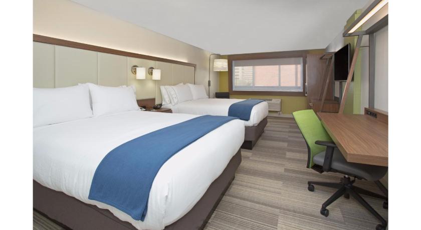 Holiday Inn Express and Suites Olathe South