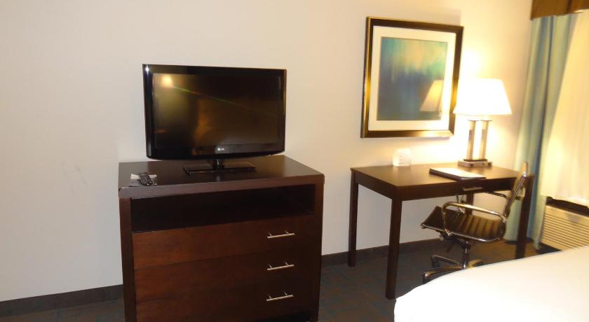 Holiday Inn Express Hotel Kansas City - Bonner Springs