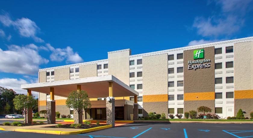 Holiday Inn Express Pittston - Scranton Airport, an IHG Hotel