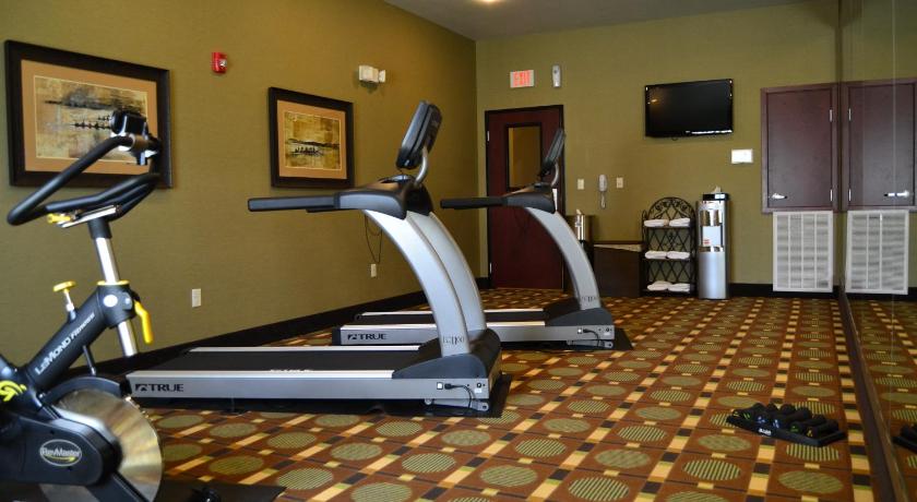 Holiday Inn Express and Suites Heber Springs photo