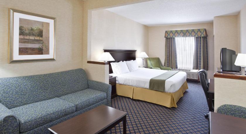 Holiday Inn Express Hotel & Suites Sunbury-Columbus Area