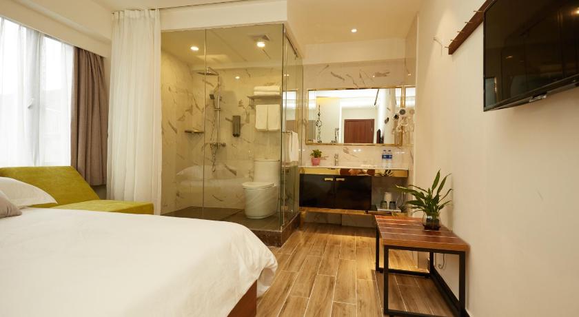 Фото: Двухместный номер с 1 кроватью и собственной ванной комнатой (Double Room with Private Bathroom) 1