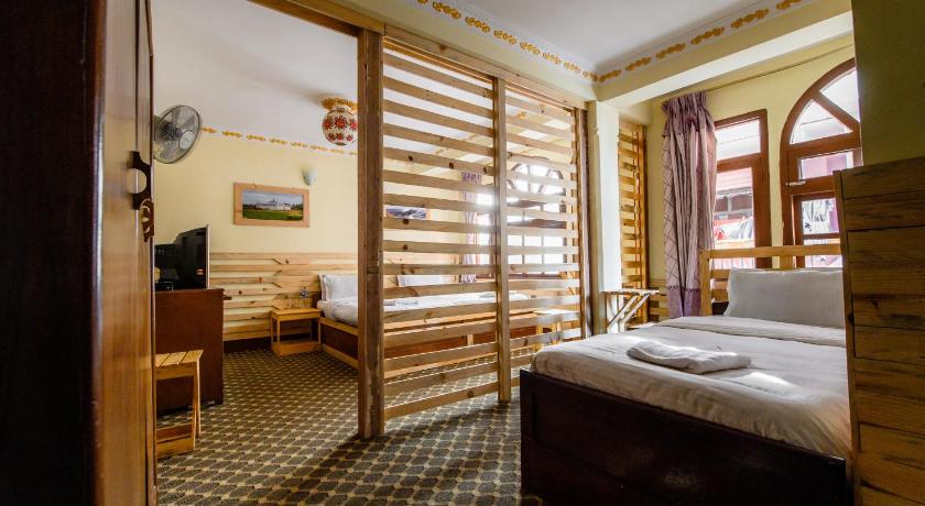 Image of Deluxe Family Room 1