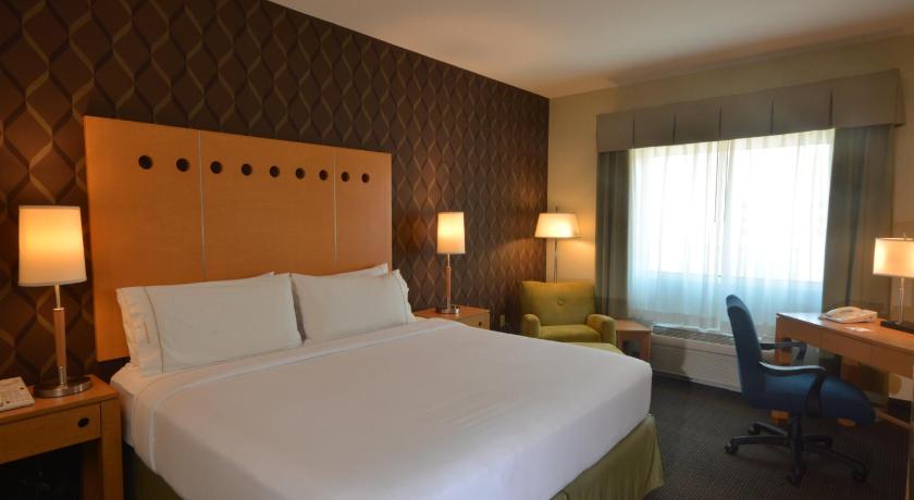 Holiday Inn Express & Suites Monterrey Aeropuerto