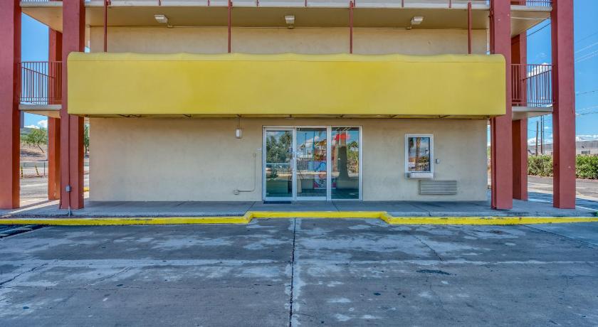 OYO Hotel Tucson Downtown photo