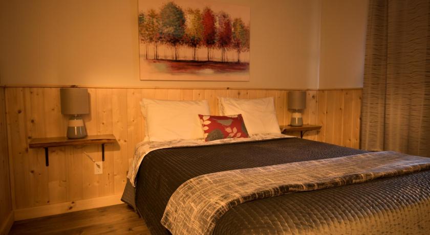 Cabins West photo