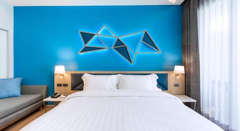 Image of Deluxe Pool Facing Room 4