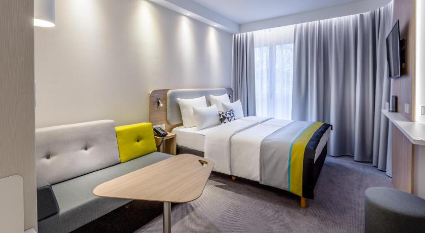 Holiday Inn Express Wuppertal Hauptbahnhof photo