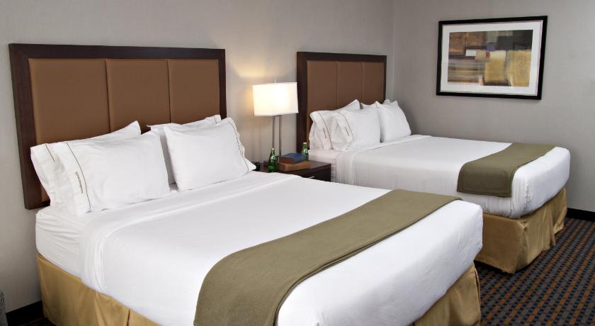 Holiday Inn Express Pembroke