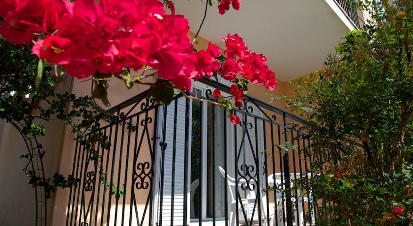Image of Double Room with Garden View 9