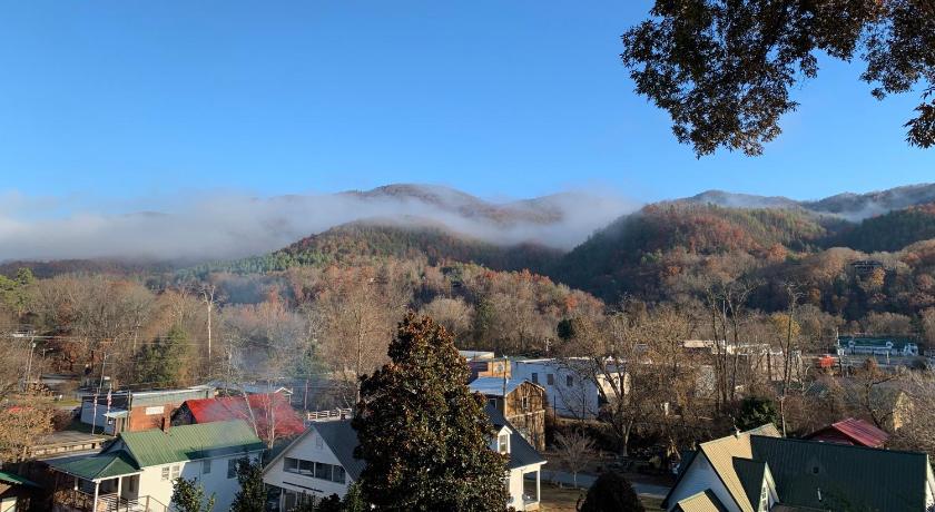 Spring Creek Hotel photo