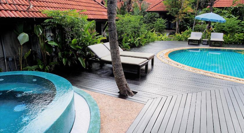 Image of Deluxe Pool View 8